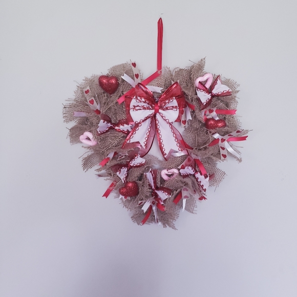 Valentine's Day Heart Wreath - Picture 2 of 7